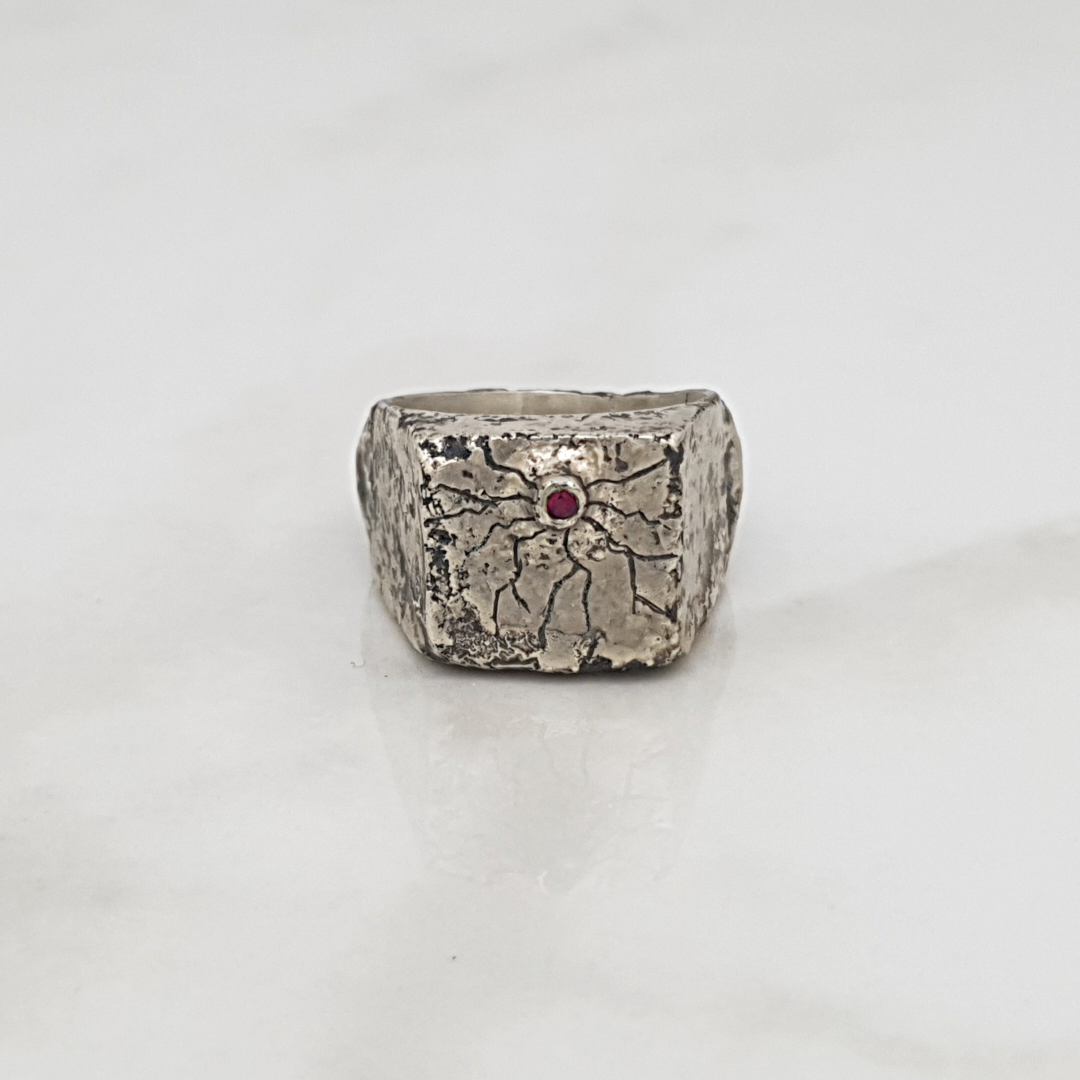 Vulkan Signet Ring - 925s