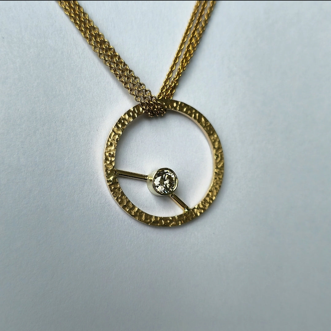 "Planetring" Vedhæng med Diamant